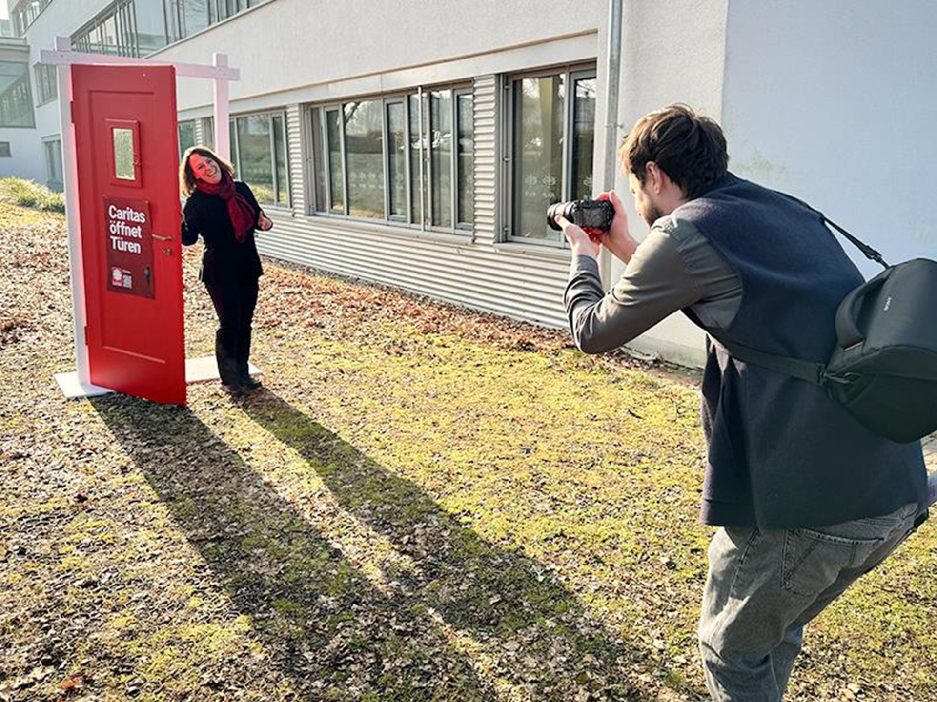 Bild: Aufmerksamkeit schaffen und informieren